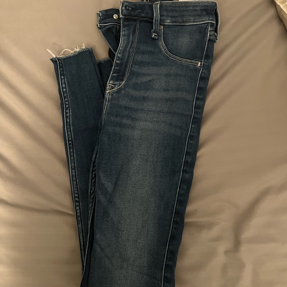Abercrombie & Fitch. Simone High rise Jean legging. Size 24/00